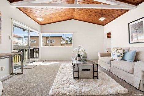 Photo of property in 38 Schnapper Rock Road, Schnapper Rock, Auckland, 0632