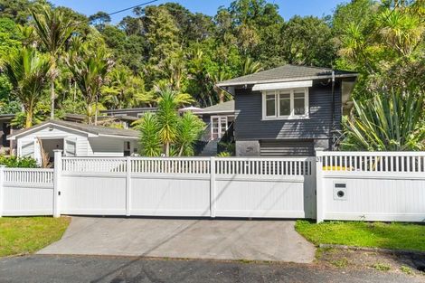 Photo of property in 31 Valley Road, Titirangi, Auckland, 0604