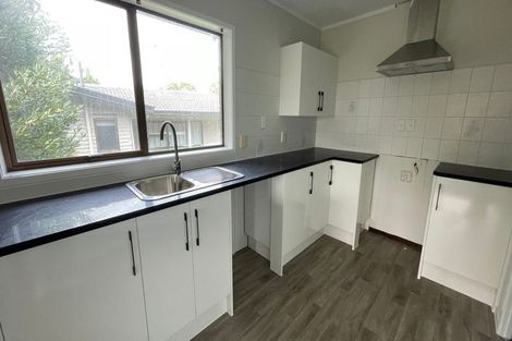 Photo of property in 35 Kirby Street, Glendene, Auckland, 0602