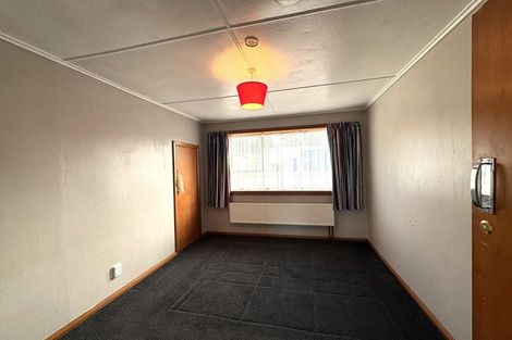 Photo of property in 17 Side Street, Clinton, 9534