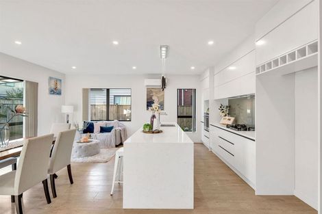 Photo of property in 6 Hinoki Way, Flat Bush, Auckland, 2019