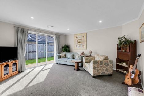 Photo of property in 42 Edgeview Crescent, Fitzroy, Hamilton, 3206