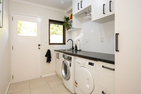 Photo of property in 2 Chestnut Court, Havelock North, 4130