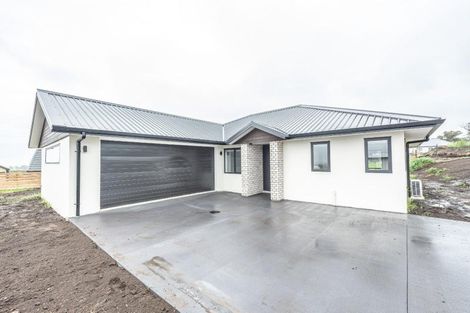 Photo of property in 32 Tirimoana Place, Otamatea, Whanganui, 4501