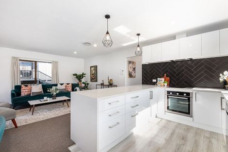 Photo of property in 58 Albatross Close, Whitby, Porirua, 5024