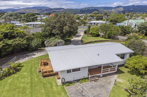 Photo of property in 33 Francis Road, Paraparaumu Beach, Paraparaumu, 5032