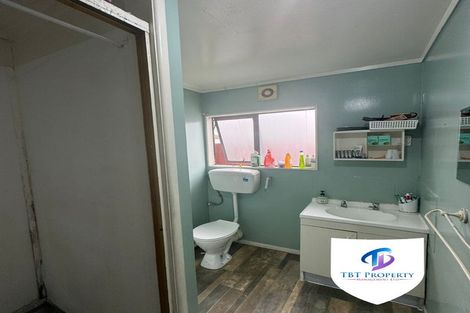 Photo of property in 696 Massey Road, Mangere, Auckland, 2022