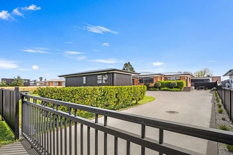 Photo of property in 32 Sandspit Road, Waiuku, 2123