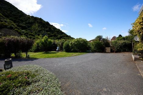 Photo of property in 17 Makura Road, Goose Bay, Kaikoura, 7374