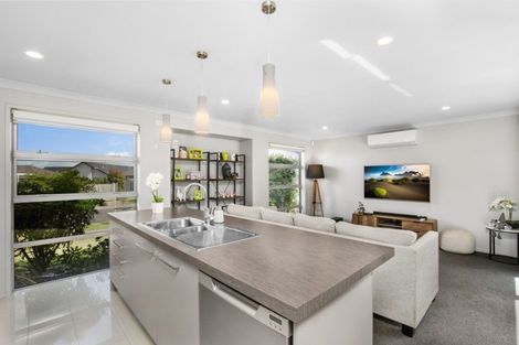 Photo of property in 4 Vivien Place, Patumahoe, Pukekohe, 2679