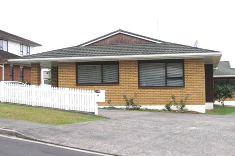 Photo of property in 1/5 Milwaukee Place, Glendene, Auckland, 0602