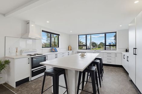 Photo of property in 158a Cornfoot Street, Castlecliff, Whanganui, 4501