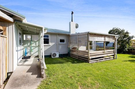 Photo of property in 42 Whakapaki Street, Urenui, 4375