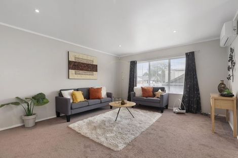 Photo of property in 3 Bernina Place, Weymouth, Auckland, 2103