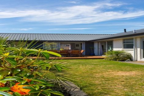 Photo of property in 3 Garrett Drive, Whalers Gate, New Plymouth, 4310