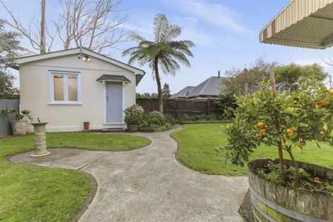 Photo of property in 743 Swanson Road, Swanson, Auckland, 0612