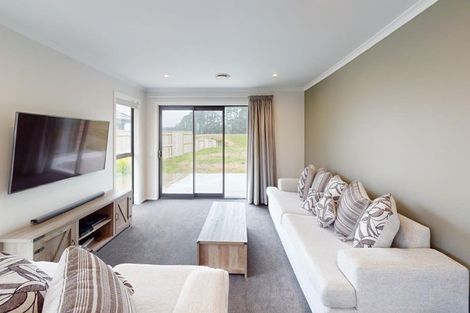 Photo of property in 40 Atlantic Drive, Fitzherbert, Palmerston North, 4410