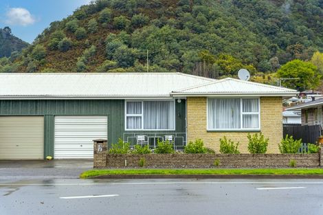 Photo of property in 18b Nelson Square, Picton, 7220