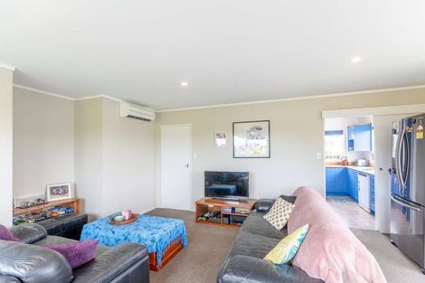 Photo of property in 35a Penryn Drive, Camborne, Porirua, 5026