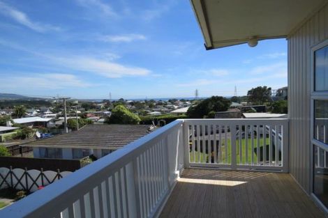Photo of property in 39a Simons Street, Moturoa, New Plymouth, 4310