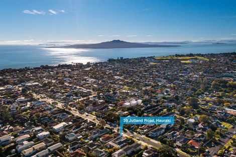 Photo of property in 2/39 Jutland Road, Hauraki, Auckland, 0622