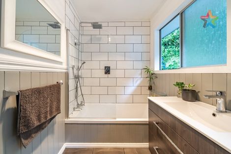 Photo of property in 23 Rintoul Grove, Stokes Valley, Lower Hutt, 5019