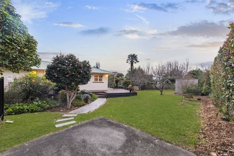Photo of property in 2/300 Rangatira Road, Beach Haven, Auckland, 0626
