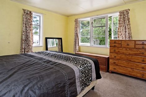 Photo of property in 1/4 Godley Road, Green Bay, Auckland, 0604