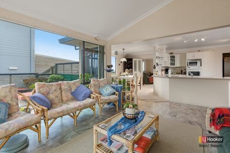 Photo of property in 142 Seaforth Road, Waihi Beach, 3611