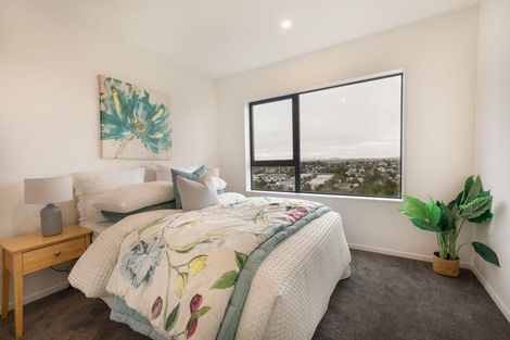 Photo of property in 39c Target Road, Totara Vale, Auckland, 0629