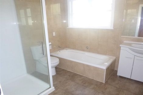 Photo of property in 124 Cambridge Terrace, Fairfield, Lower Hutt, 5011