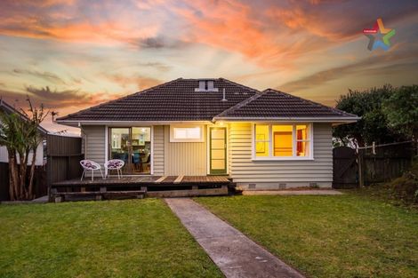 Photo of property in 102 Dowse Drive, Maungaraki, Lower Hutt, 5010