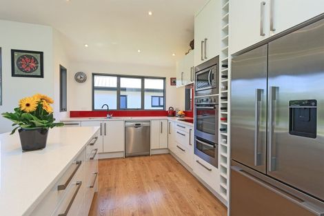 Photo of property in 14 Raven Grove, Havelock North, 4130