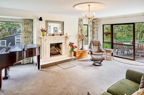 Photo of property in 2 Lady Bell Grove, Lowry Bay, Lower Hutt, 5013