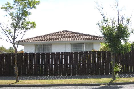 Photo of property in 2/81 Royal Park Drive, Parklands, Christchurch, 8083