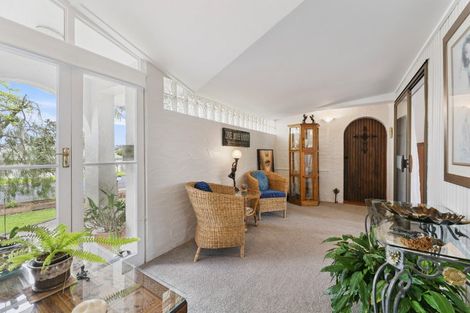 Photo of property in 2 Langton Road, Stanmore Bay, Whangaparaoa, 0932