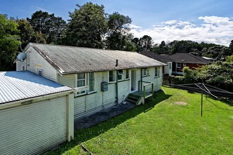 Photo of property in 1/4 Godley Road, Green Bay, Auckland, 0604