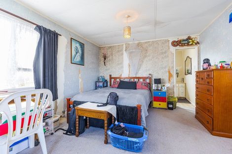 Photo of property in 215 Puriri Street, Castlecliff, Whanganui, 4501