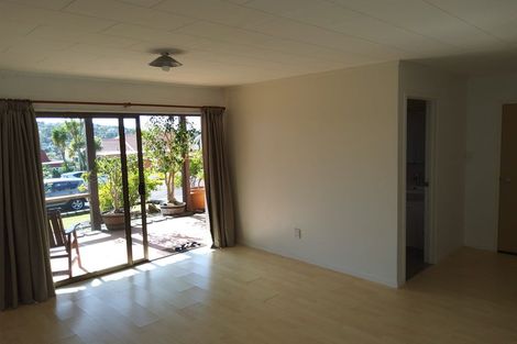 Photo of property in 13 Robin Lane, Browns Bay, Auckland, 0630