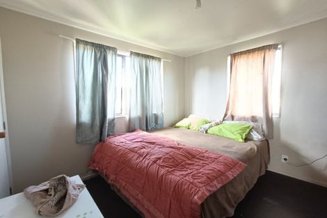 Photo of property in 2/15 Trimdon Street, Randwick Park, Auckland, 2105