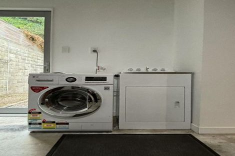 Photo of property in 12 Tiketike Way, Brooklyn, Wellington, 6021