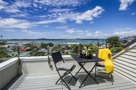 Photo of property in 99a Queen Street, Northcote Point, Auckland, 0627