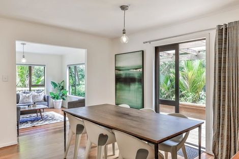 Photo of property in 37 York Road, Titirangi, Auckland, 0604