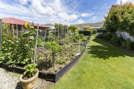 Photo of property in 30 Waenga Drive, Cromwell, 9310