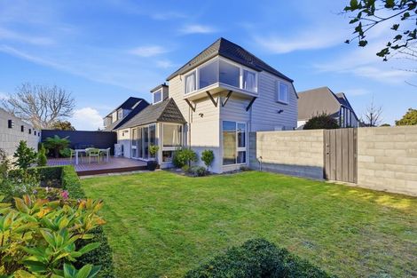 Photo of property in 76a Memorial Avenue, Ilam, Christchurch, 8053