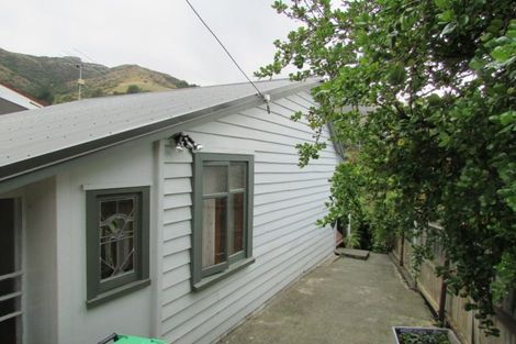 Photo of property in 24 Ticehurst Road, Lyttelton, 8082