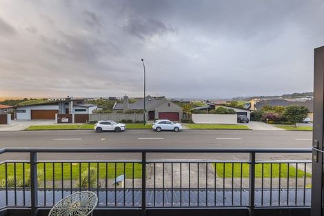 Photo of property in 56 Ruapehu Drive, Fitzherbert, Palmerston North, 4410