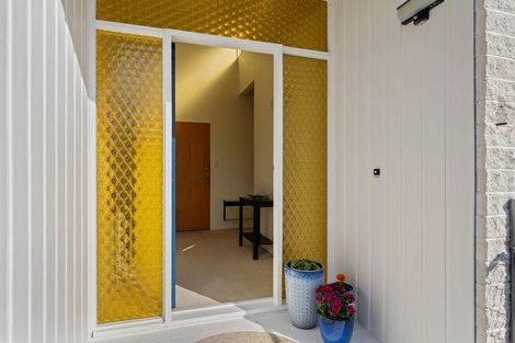 Photo of property in 4 Sunny Glen, Waikanae, 5036