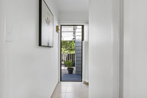 Photo of property in 1/37 View Road, Henderson, Auckland, 0612