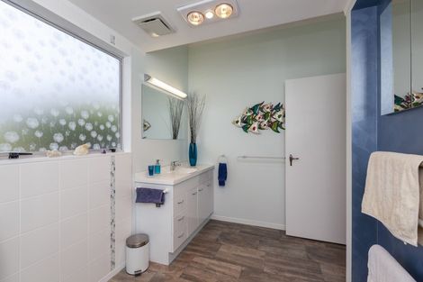 Photo of property in 13 The Crescent, Raumati South, Paraparaumu, 5032